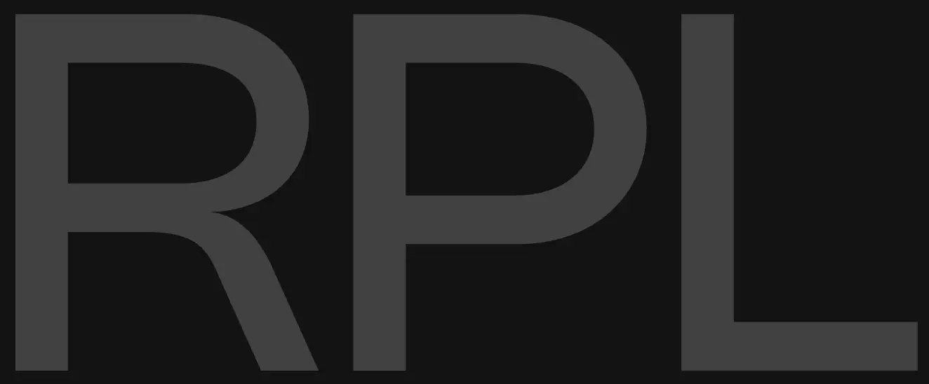 RPL écris en gris clair sur fond noir